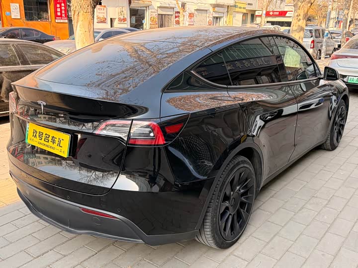 Фото 9 - Tesla Model Y