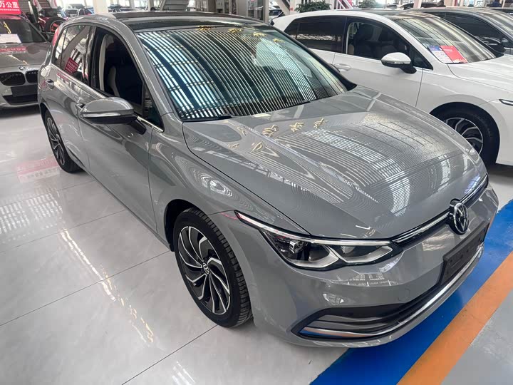 Фото 3 - Volkswagen Golf