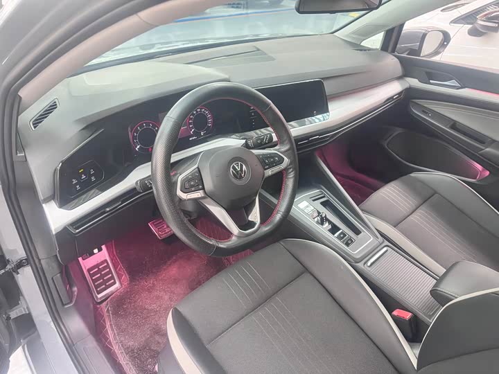 Фото 7 - Volkswagen Golf