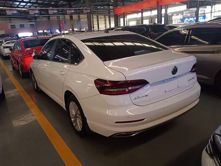 Фото 5 - Volkswagen Lavida