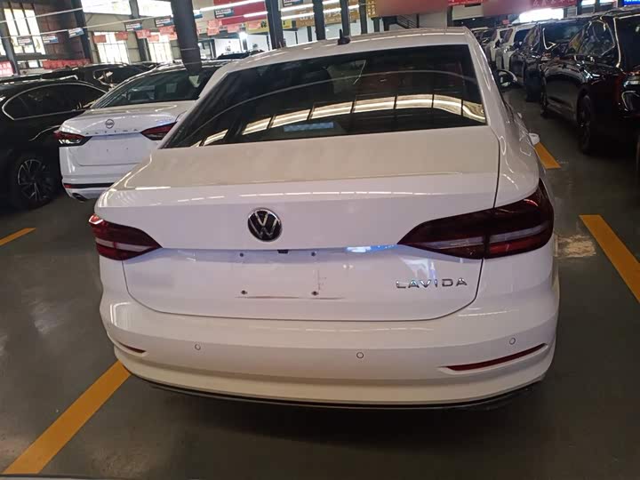 Фото 6 - Volkswagen Lavida