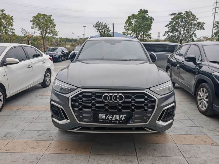 Фото 2 - Audi Q5L