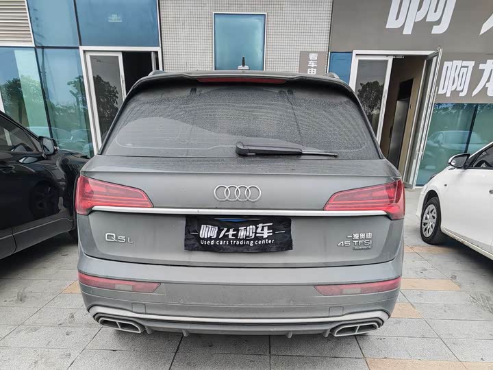 Фото 4 - Audi Q5L