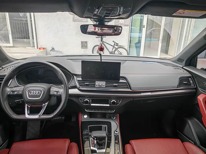 Фото 5 - Audi Q5L