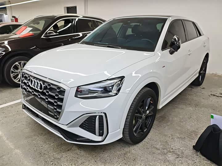 Фото 1 - Audi Q2L