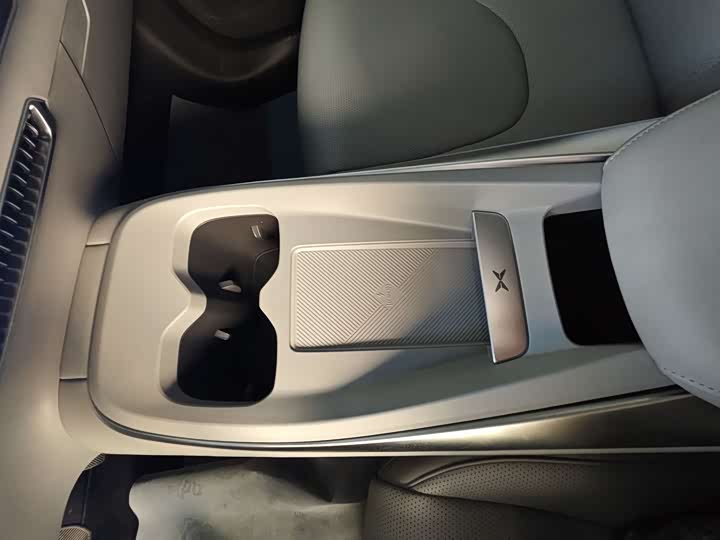 Фото 9 - XPeng Mona M03