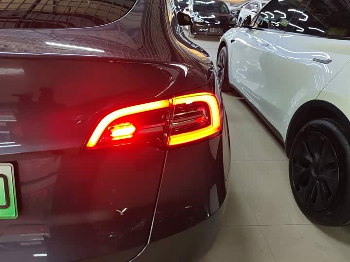 Фото 8 - Tesla Model Y