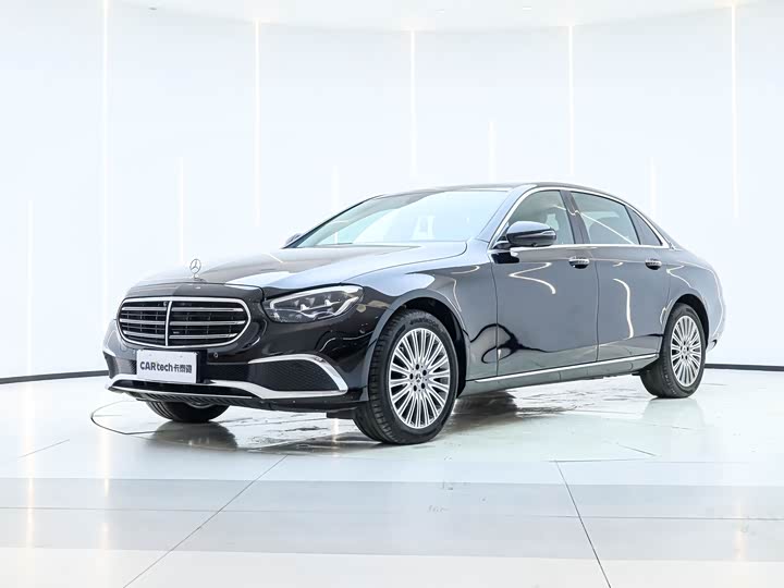 Фото 1 - Mercedes-Benz E-Class