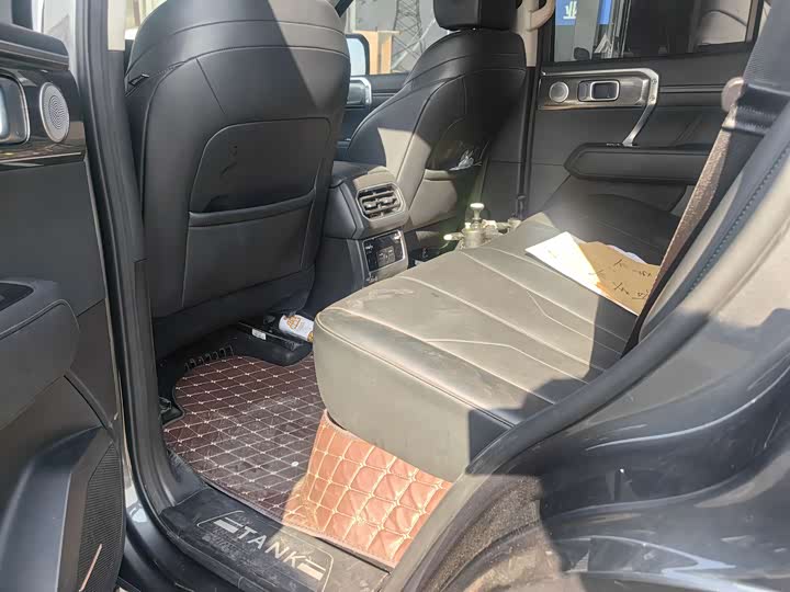 Фото 9 - Tank 400 Hybrid