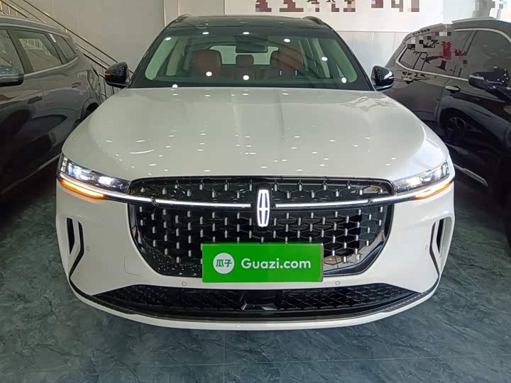 Фото 3 - Lincoln Nautilus