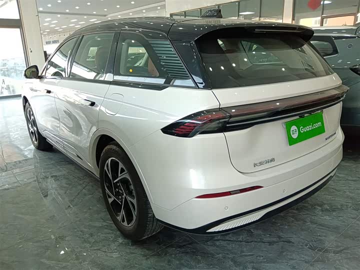 Фото 5 - Lincoln Nautilus