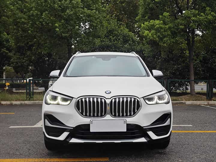 Фото 2 - BMW X1