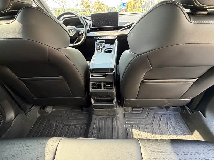 Photo 7 - Geely Preface