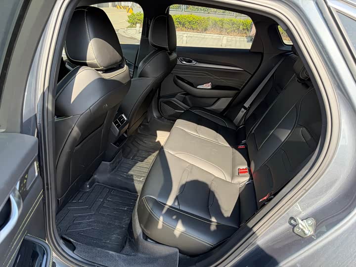 Photo 9 - Geely Preface