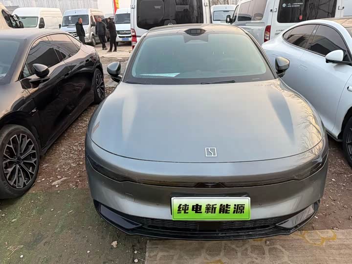 Фото 2 - Zeekr 007