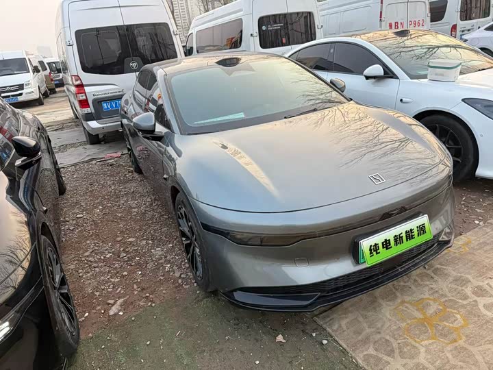 Фото 3 - Zeekr 007