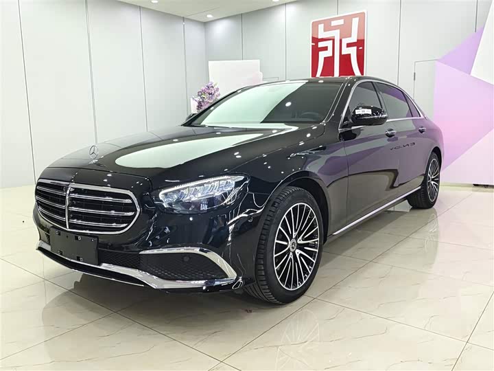 Фото 1 - Mercedes-Benz E-Class