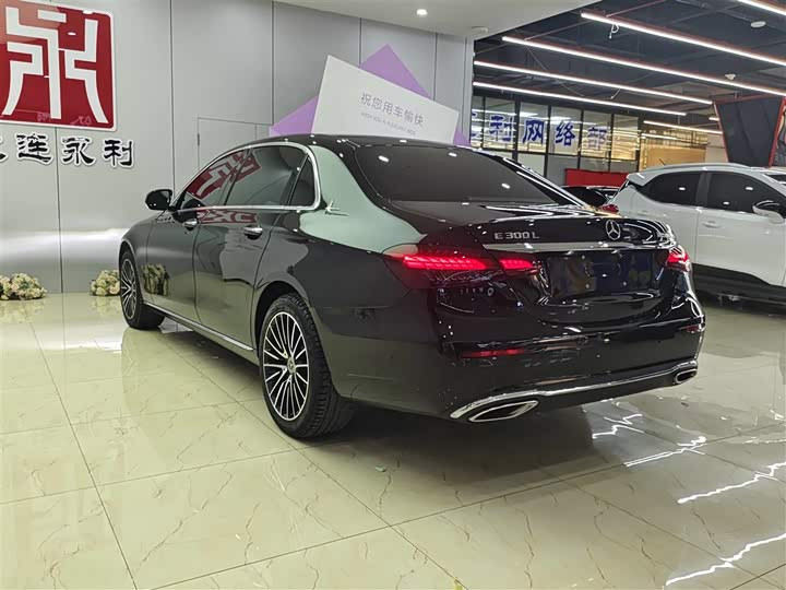 Фото 6 - Mercedes-Benz E-Class