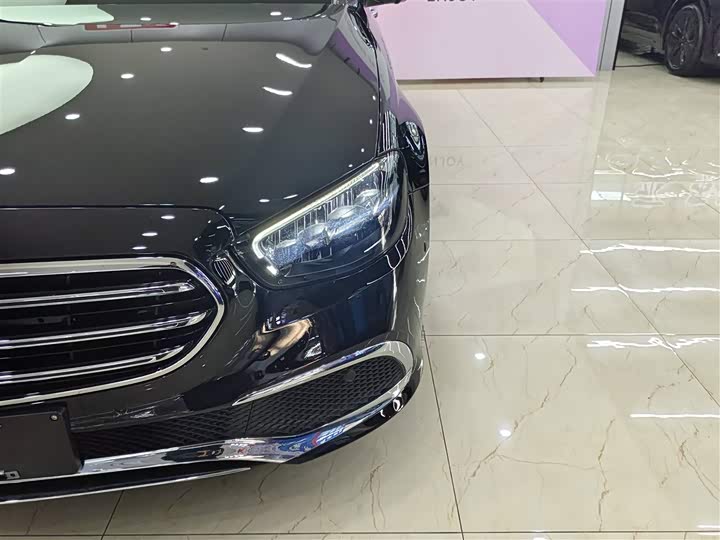 Фото 7 - Mercedes-Benz E-Class