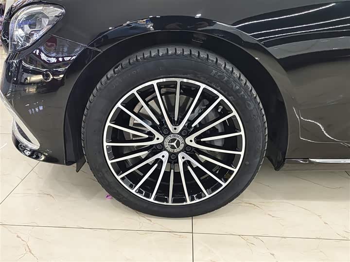 Фото 8 - Mercedes-Benz E-Class