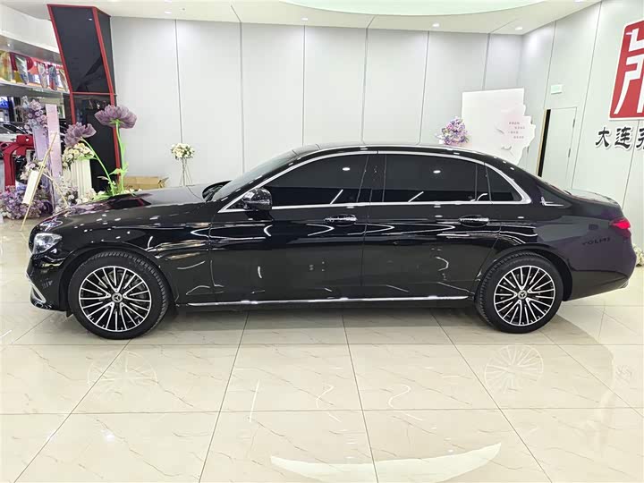 Фото 9 - Mercedes-Benz E-Class