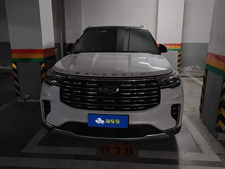 Фото 2 - Ford Explorer