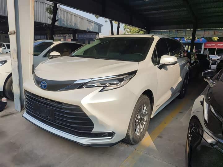 Фото 1 - Toyota Sienna