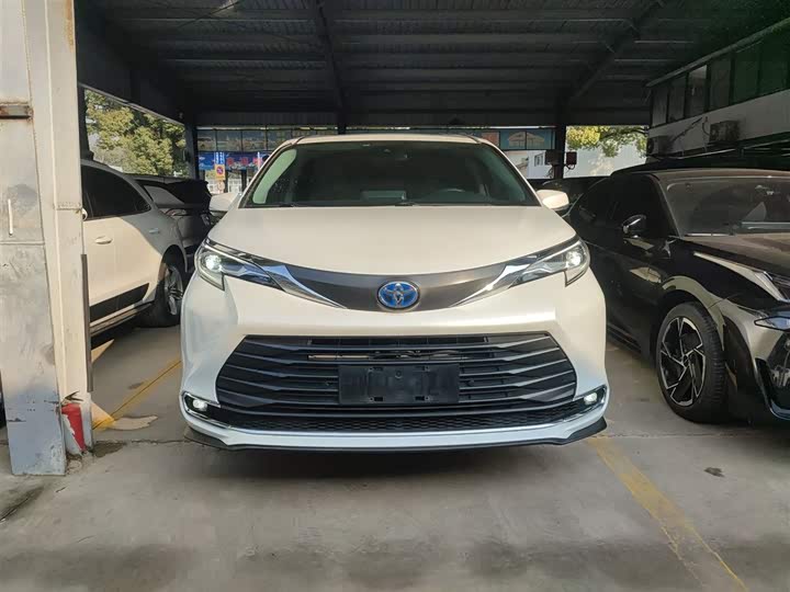 Фото 3 - Toyota Sienna