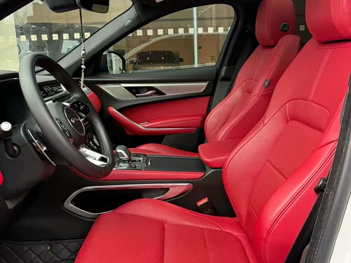 Фото 5 - Jaguar F-Pace