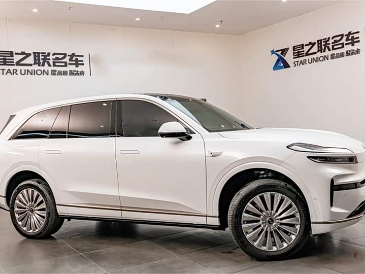 Фото 6 - Nio Onvo L90