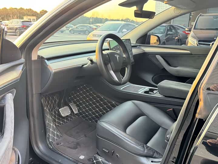 Фото 8 - Tesla Model Y