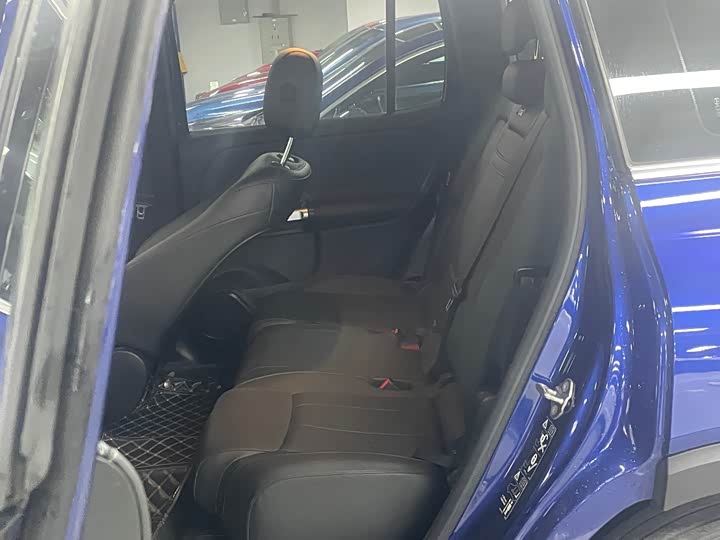 Фото 7 - Mercedes-Benz GLB-Class