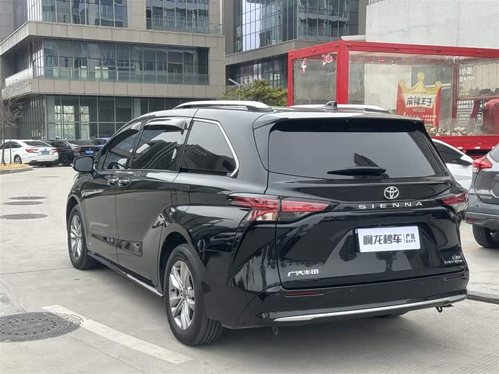 Фото 6 - Toyota Sienna