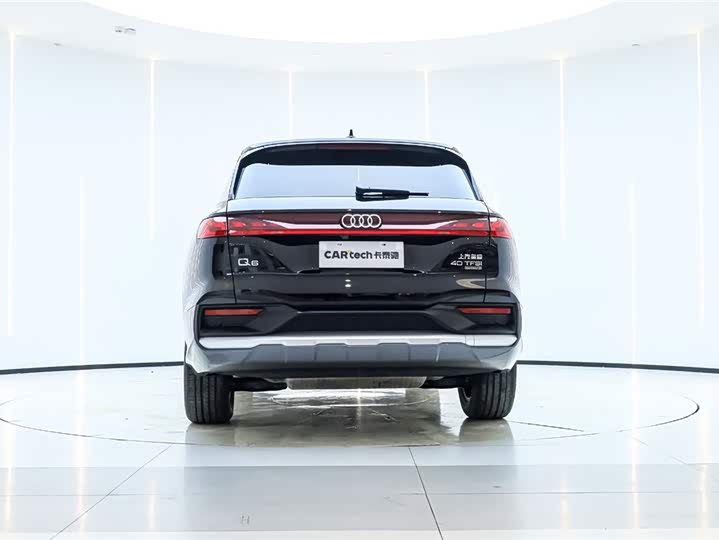 Фото 3 - Audi Q6