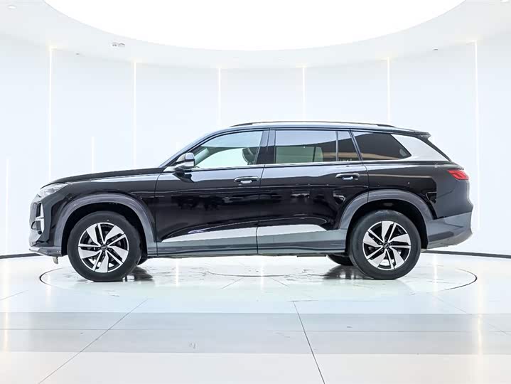 Фото 4 - Audi Q6