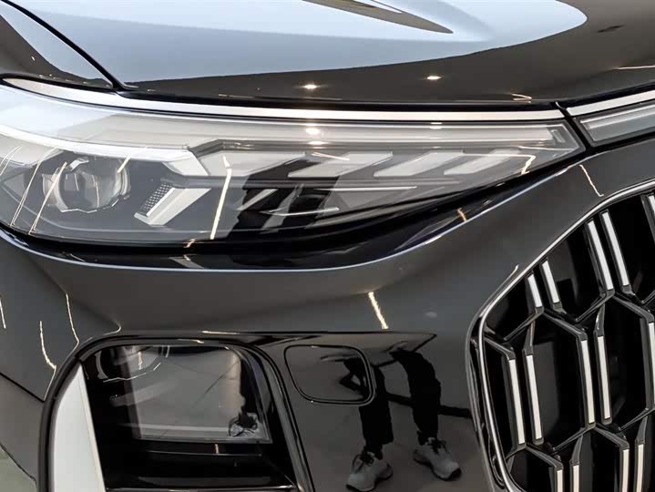 Фото 7 - Audi Q6