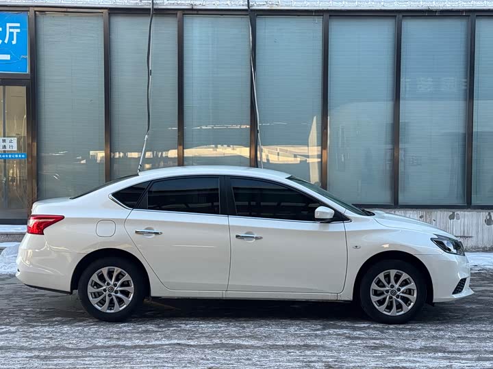 Фото 4 - Nissan Sylphy