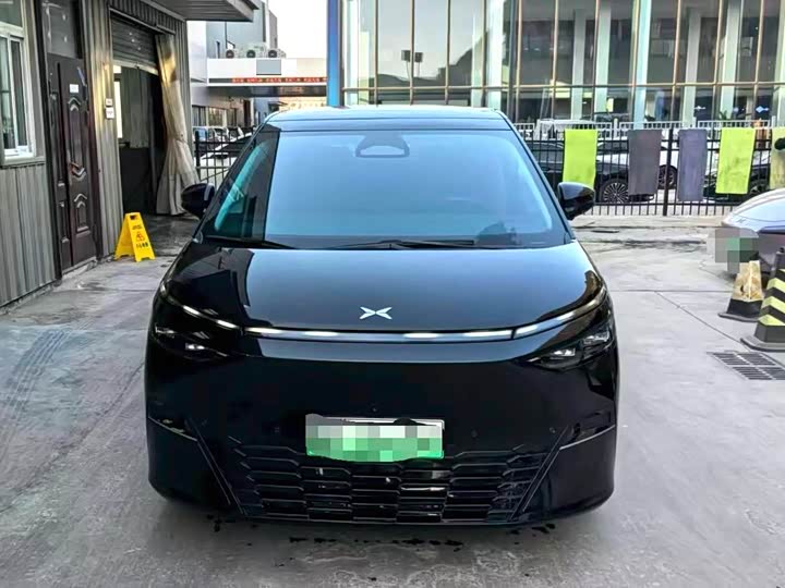 Фото 2 - XPeng X9