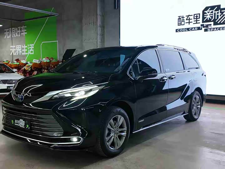 Фото 1 - Toyota Sienna