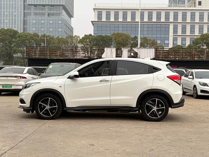 Фото 4 - Honda Vezel