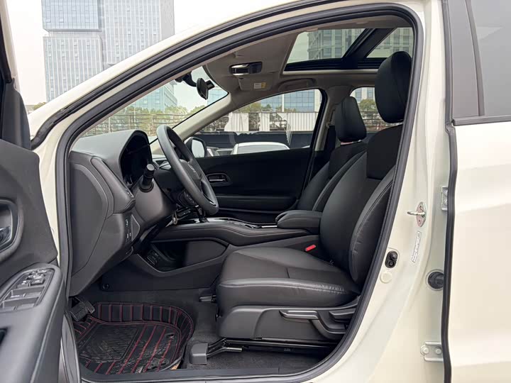 Фото 8 - Honda Vezel