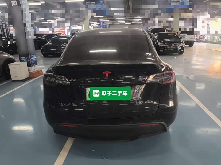 Фото 6 - Tesla Model Y