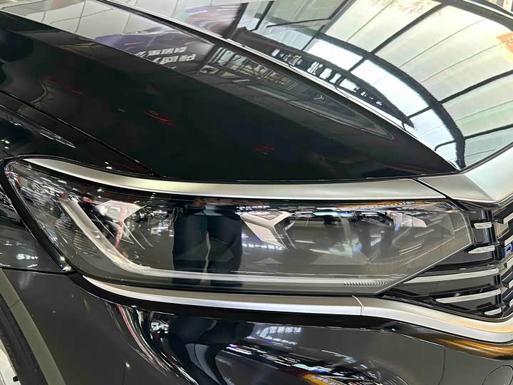 Фото 4 - Volkswagen Passat Hybrid