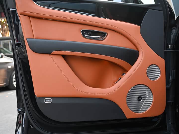 Фото 6 - Bentley Bentayga Hybrid