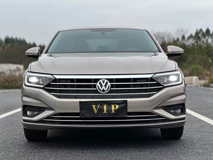 Фото 1 - Volkswagen Sagitar L