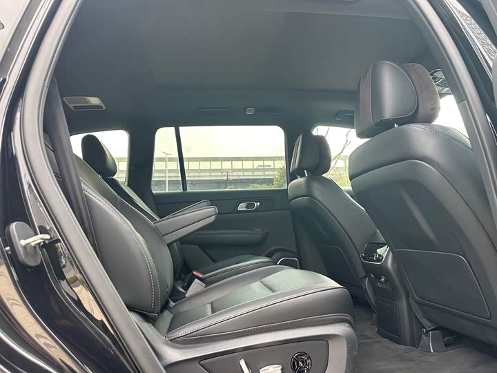 Фото 9 - LiXiang One