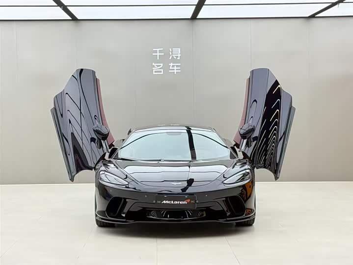 Фото 2 - McLaren GT