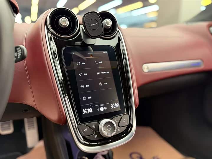 Фото 8 - McLaren GT