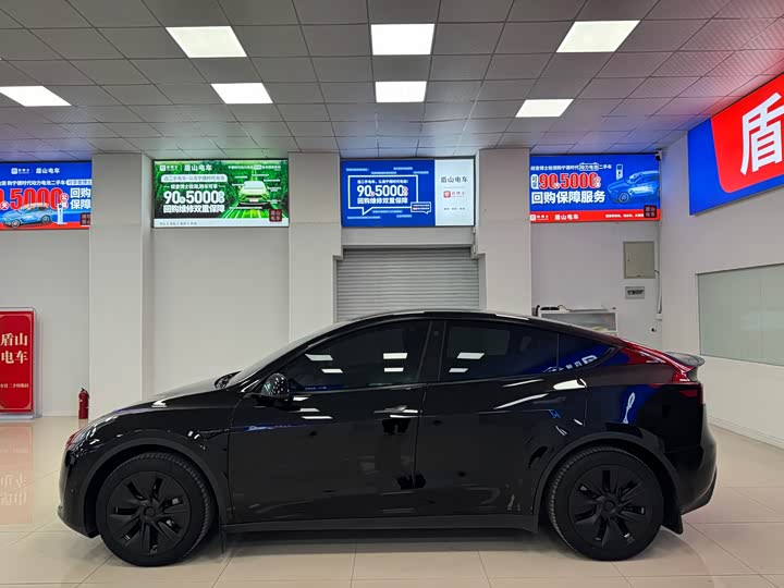 Фото 3 - Tesla Model Y