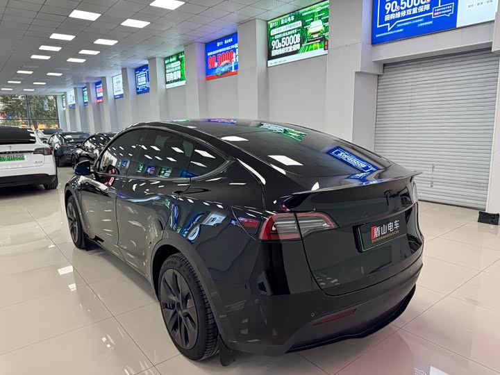 Фото 4 - Tesla Model Y
